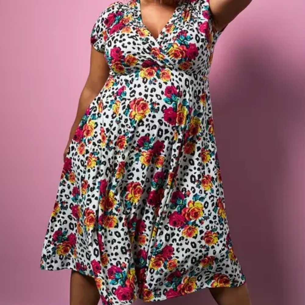 NWT Betsey Johnson x Torrid Midi Animal Print And Floral Dress Size 22